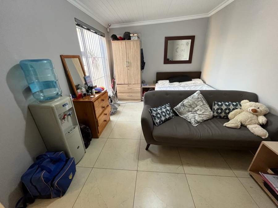 To Let 5 Bedroom Property for Rent in Richwood Western Cape